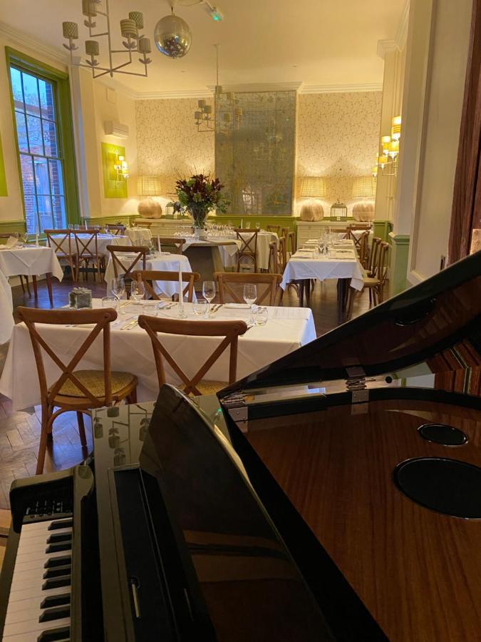 Отель The Grosvenor Stockbridge Стокбридж Экстерьер фото