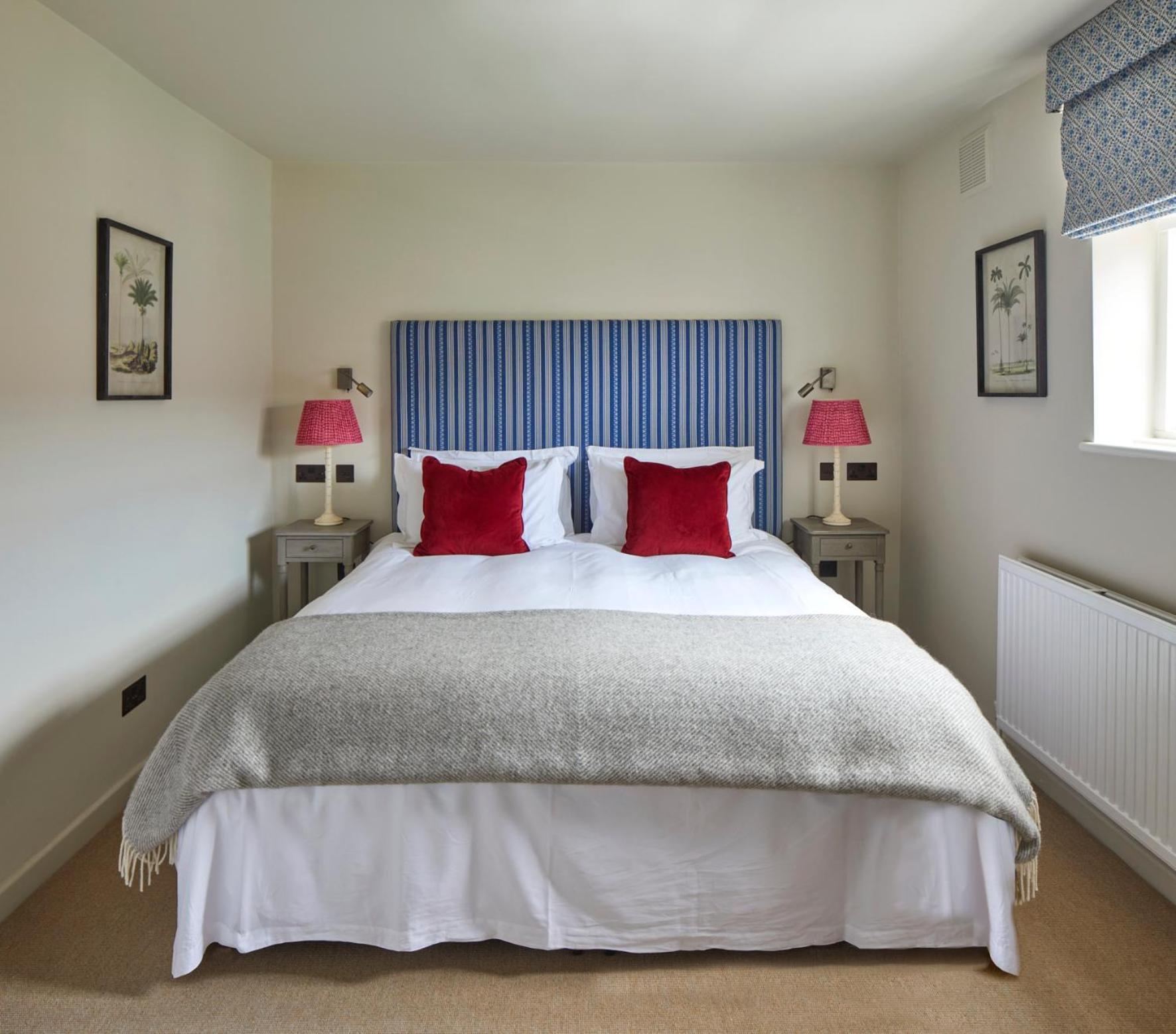 Отель The Grosvenor Stockbridge Стокбридж Экстерьер фото